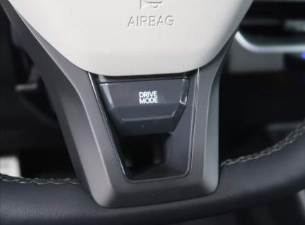Kia - K4