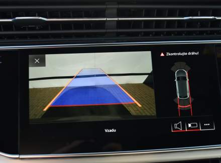 Audi - Q8