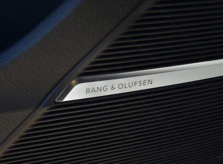 Audi - Q8