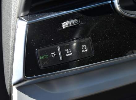 Audi - Q8