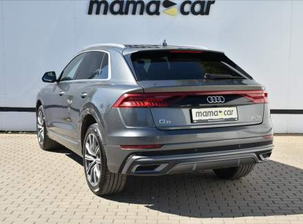 Audi - Q8