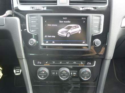 Volkswagen - Golf