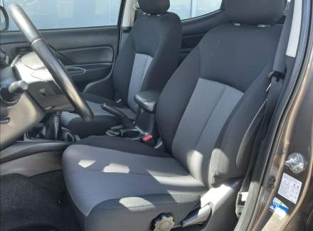 Mitsubishi - L 200