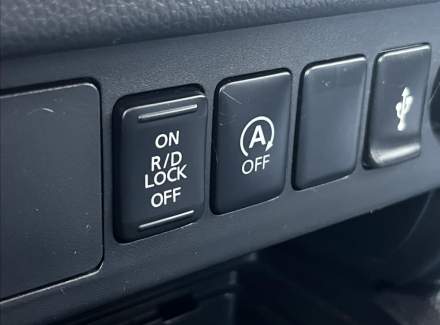 Mitsubishi - L 200