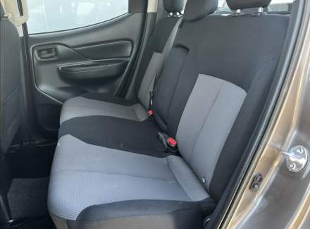Mitsubishi - L 200