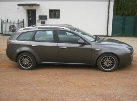 Alfa Romeo - 159