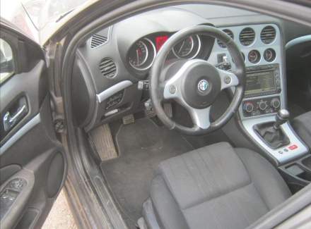 Alfa Romeo - 159
