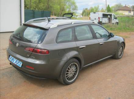 Alfa Romeo - 159