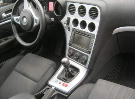Alfa Romeo - 159
