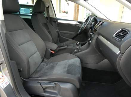 Volkswagen - Golf