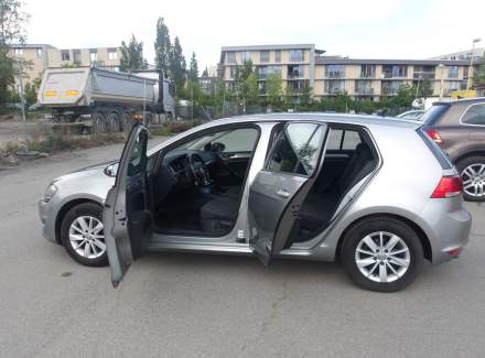 Volkswagen - Golf