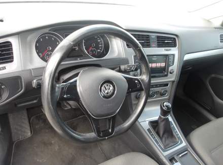 Volkswagen - Golf