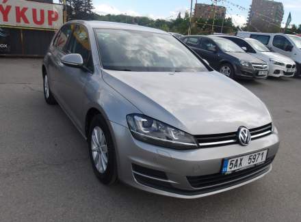 Volkswagen - Golf