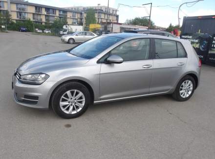 Volkswagen - Golf