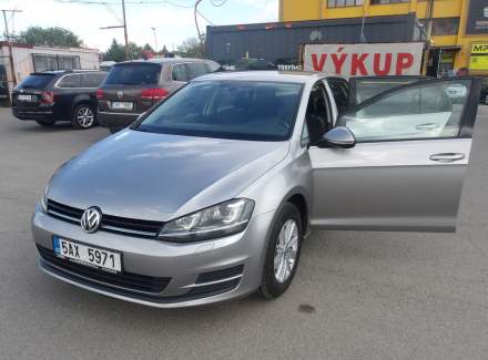 Volkswagen - Golf