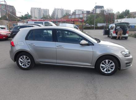 Volkswagen - Golf