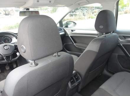 Volkswagen - Golf