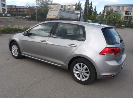 Volkswagen - Golf