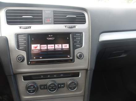 Volkswagen - Golf