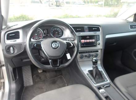 Volkswagen - Golf