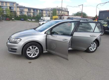Volkswagen - Golf