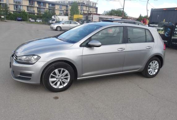 Volkswagen - Golf