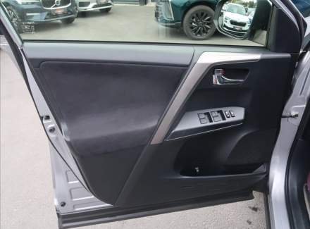 Toyota - RAV 4