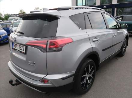 Toyota - RAV 4