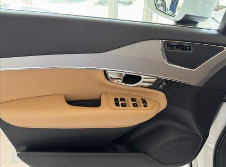 Volvo - XC90