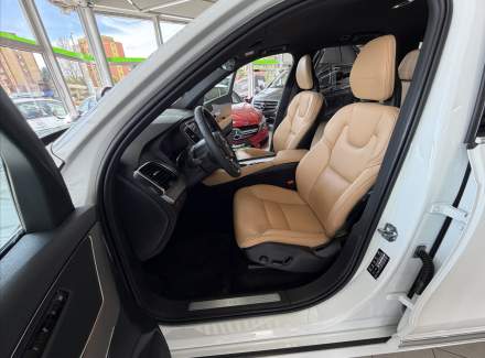 Volvo - XC90