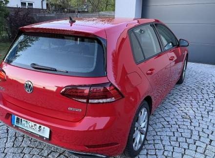 Volkswagen - Golf
