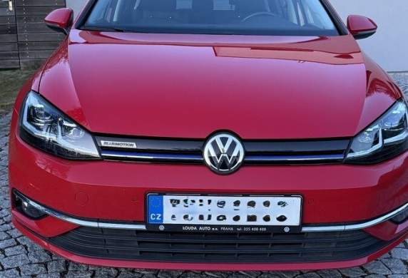 Volkswagen - Golf