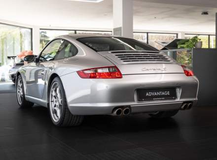 Porsche - 911