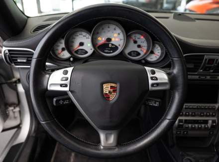 Porsche - 911