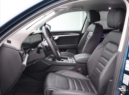 Volkswagen - Touareg