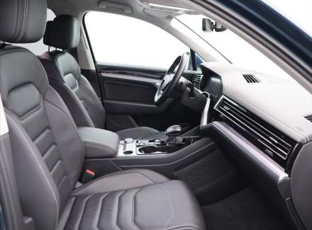 Volkswagen - Touareg