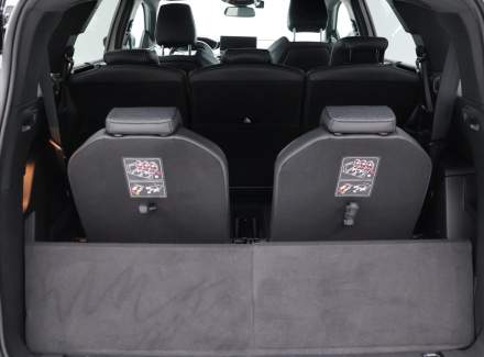 Peugeot - 5008