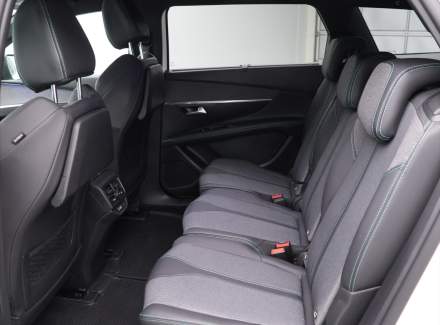 Peugeot - 5008