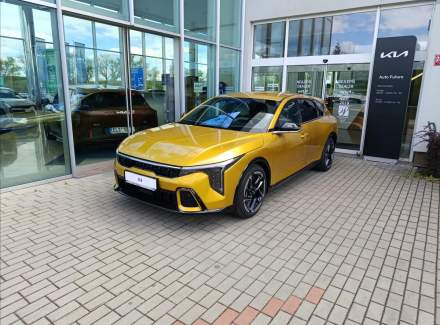 Kia - K4