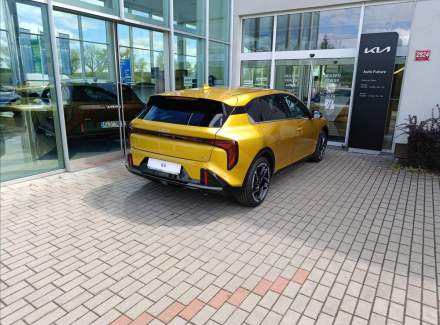 Kia - K4