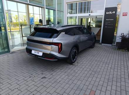 Kia - K4
