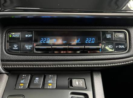 Toyota - Auris