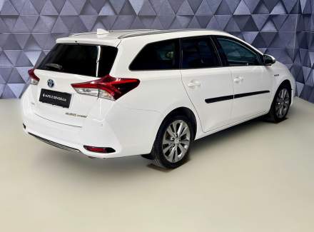 Toyota - Auris