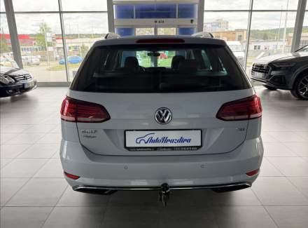 Volkswagen - Golf