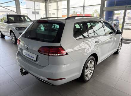 Volkswagen - Golf