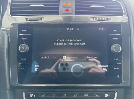 Volkswagen - Golf