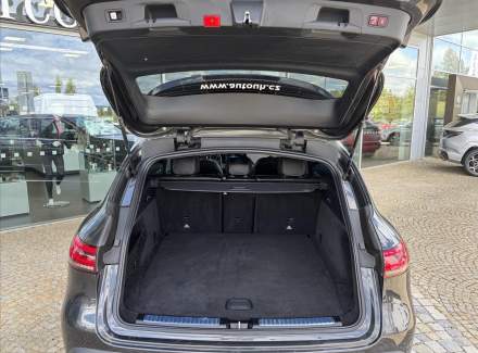 Mercedes-Benz - EQC