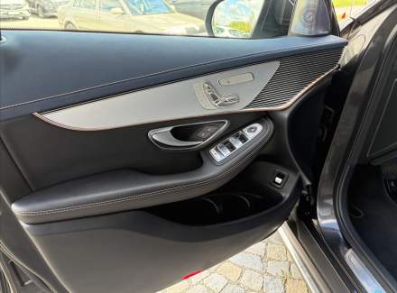 Mercedes-Benz - EQC