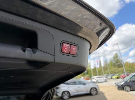 Mercedes-Benz - EQC