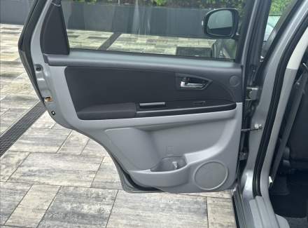 Suzuki - SX4